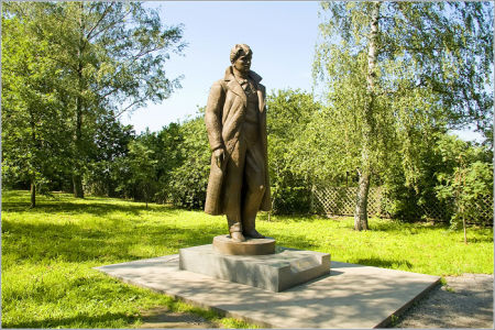 Памятник С.А. Есенину в с. Константиново Памятник С.А. Есенину в с. Константиново
