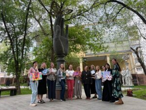 Ментальный лёд растаял с весенней арт-терапией в Академии искусств Игоря Бурганова вместе с ErichKrause Ментальный лёд растаял с весенней арт-терапией в Академии искусств Игоря Бурганова вместе с ErichKrause