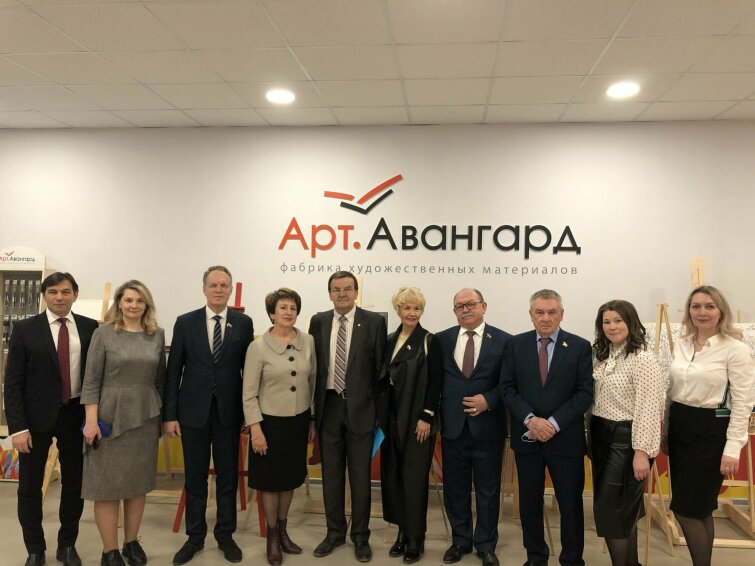 Фабрику “АртАвангард” посетили сенаторы Совета Федерации Фабрику “АртАвангард” посетили сенаторы Совета Федерации