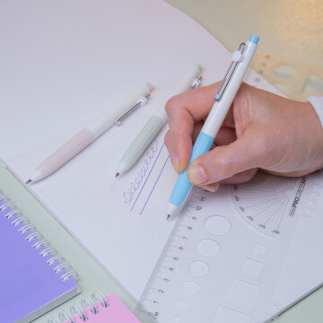 Ручка Hatber Relax — нежные тона, уверенное письмо. Ручка Hatber Relax — нежные тона, уверенное письмо.