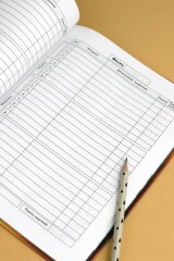 Дневник школьный 1-4 класс, А5+, 48 л, твёрдый переплёт 7БЦ, печать по фольге, глянцевая ламинация Дневник школьный 1-4 класс, А5+, 48 л, твёрдый переплёт 7БЦ, печать по фольге, глянцевая ламинация