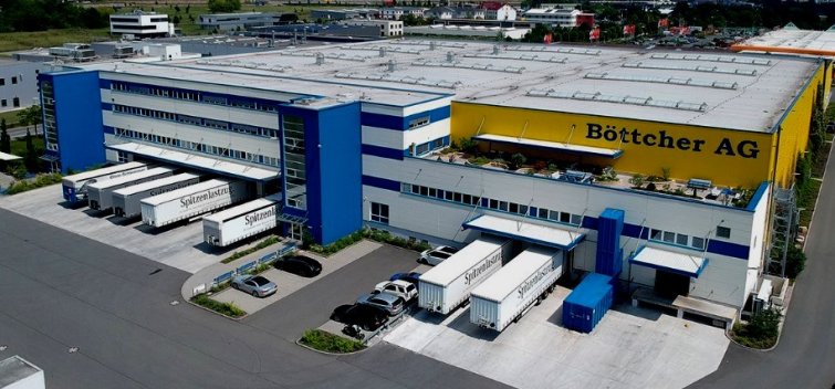 Немецкий онлайн-продавец канцелярских товаров Böttcher рассказал о строительстве нового дистрибуционного и офисного центра. Немецкий онлайн-продавец канцелярских товаров Böttcher рассказал о строительстве нового дистрибуционного и офисного центра.