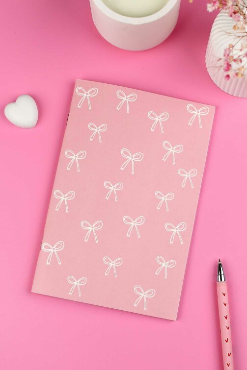 Блокнот, 120х185 мм, 32 л, вн.блок - клетка, матовая ламинация, выборочный УФ-лак, мягкий переплёт (2 скобы) Блокнот, 120х185 мм, 32 л, вн.блок - клетка, матовая ламинация, выборочный УФ-лак, мягкий переплёт (2 скобы)