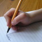 Как выбрать удобную ручку для школьника