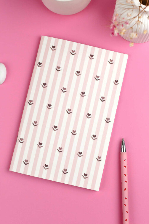 Блокнот, 120х185 мм, 32 л, вн.блок - клетка, матовая ламинация, выборочный УФ-лак, мягкий переплёт (2 скобы) Блокнот, 120х185 мм, 32 л, вн.блок - клетка, матовая ламинация, выборочный УФ-лак, мягкий переплёт (2 скобы)