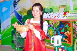 Компания «Акварель» традиционно угощает своих покупателей вкусными, свежевыпеченными блинами! Компания «Акварель» традиционно угощает своих покупателей вкусными, свежевыпеченными блинами!