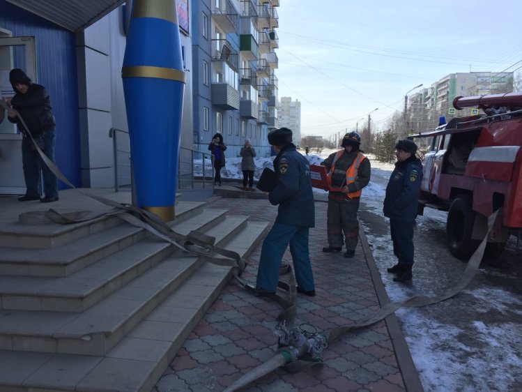 «Акварель» (Новокузнецк) проводит пожарно-тактическое занятие и эвакуацию «Акварель» (Новокузнецк) проводит пожарно-тактическое занятие и эвакуацию