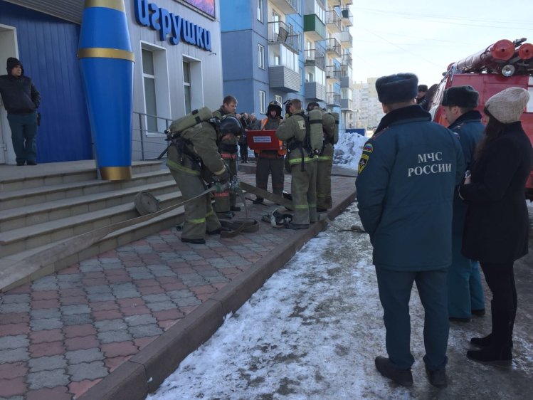 «Акварель» (Новокузнецк) проводит пожарно-тактическое занятие и эвакуацию «Акварель» (Новокузнецк) проводит пожарно-тактическое занятие и эвакуацию