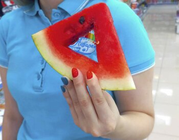 Компания «Акварель» (Новокузнецк) встретила очередное начало учебного года сочными и спелыми арбузами! Компания «Акварель» (Новокузнецк) встретила очередное начало учебного года сочными и спелыми арбузами!