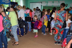 Компания «Акварель» (Новокузнецк) проехала почти 6000 километров и помогла собрать в школу более 2000 детей Компания «Акварель» (Новокузнецк) проехала почти 6000 километров и помогла собрать в школу более 2000 детей
