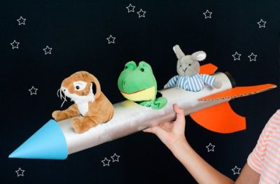 Веселые поделки ко Дню космонавтики с «Феникс+»! Веселые поделки ко Дню космонавтики с «Феникс+»!