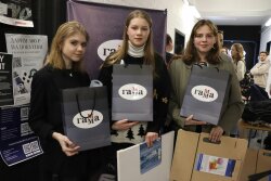 «ГАММА» поддержала студенческую выставку «Пленэр 2022»! «ГАММА» поддержала студенческую выставку «Пленэр 2022»!