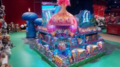 Постоянные бренд-зоны ″Тролли″ в Hamleys на Лубянке и в Метрополисе* Постоянные бренд-зоны ″Тролли″ в Hamleys на Лубянке и в Метрополисе*