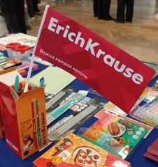 ErichKrause провёл мастер-класс «Осенний пейзаж», а также выступил с докладами на тему развития личности ребёнка ErichKrause провёл мастер-класс «Осенний пейзаж», а также выступил с докладами на тему развития личности ребёнка