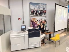 Участники Всемирного фестиваля молодёжи и студентов напечатали на ЦПМ Xerox Versant 180 Press более 7000 открыток с индивидуальным оформлением Участники Всемирного фестиваля молодёжи и студентов напечатали на ЦПМ Xerox Versant 180 Press более 7000 открыток с индивидуальным оформлением