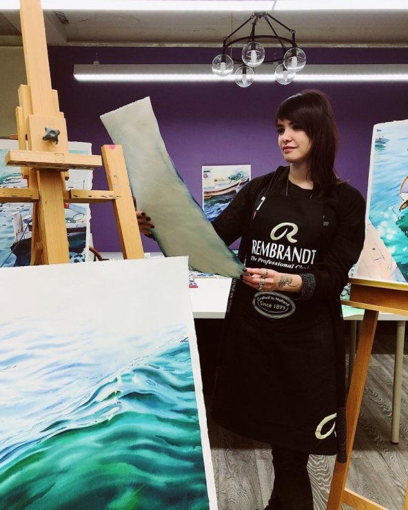 Интервью Юлии Барминовой о новой черной бумаге и акварели Van Gogh Интервью Юлии Барминовой о новой черной бумаге и акварели Van Gogh