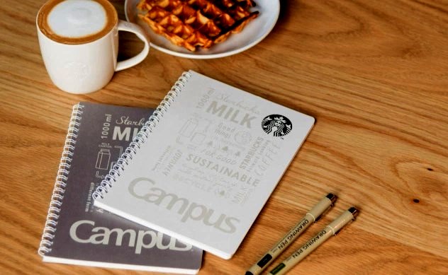 В Японии выпустили тетради «Starbucks» в «кофейном стиле» В Японии выпустили тетради «Starbucks» в «кофейном стиле»