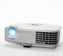 Дорожный проектор Toshiba TDP-P8 - мобильность для профессионалов