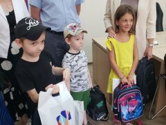 ″ЕДИНАЯ РОССИЯ″ и ″ФЕНИКС+″ вручили ранцы и канцтовары будущим первоклассникам! ″ЕДИНАЯ РОССИЯ″ и ″ФЕНИКС+″ вручили ранцы и канцтовары будущим первоклассникам!