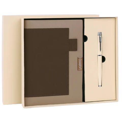 Ежедневник в наборе с ручкой BRAUBERG ″Style″ Ежедневник в наборе с ручкой BRAUBERG ″Style″