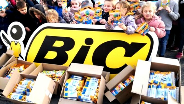BIC пожертвовала в 2022 году 2,5 млн шариковых ручек Cristal школьникам BIC пожертвовала в 2022 году 2,5 млн шариковых ручек Cristal школьникам