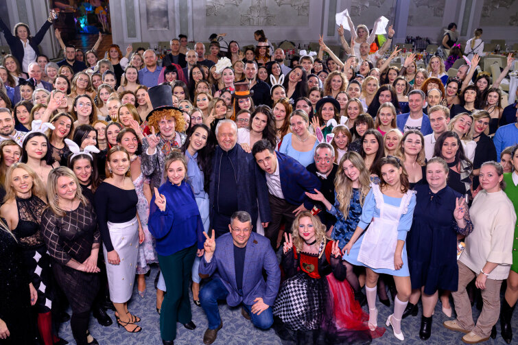 «Феникс» – страна чудес «Феникс» – страна чудес
