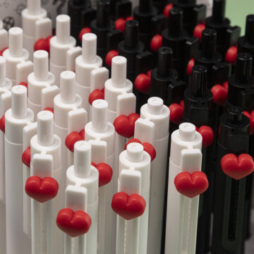 «Дуалы». Автоматические гелевые ручки от Hatber: сердечный инь ян «Дуалы». Автоматические гелевые ручки от Hatber: сердечный инь ян