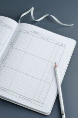 Дневник школьный, формат А5+, 48л., твёрдый переплёт с поролоном, искусственная кожа ″Пристин″, печать полноцветная, шнуровка в люверсах декоративная Дневник школьный, формат А5+, 48л., твёрдый переплёт с поролоном, искусственная кожа ″Пристин″, печать полноцветная, шнуровка в люверсах декоративная