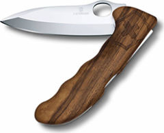 Victorinox ������������ ��������� ��� Hunter Pro Wood � �������� �� ������������ ������