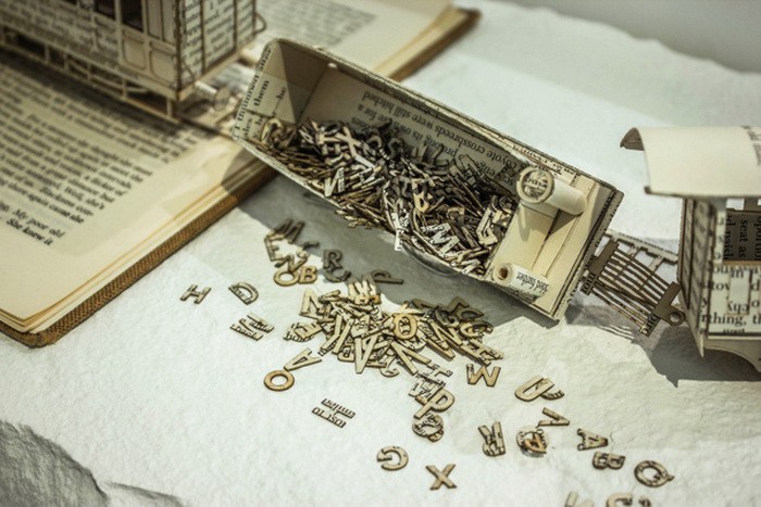 Современное искусство: 3D-скульптуры из книг от Томаса Уитмена Современное искусство: 3D-скульптуры из книг от Томаса Уитмена