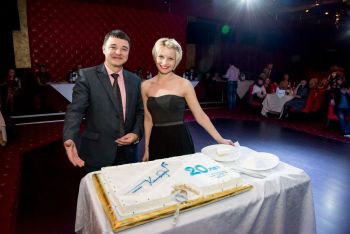 За компанию, команду и семью! За компанию, команду и семью!