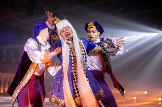 Рельеф-Центр подарил своим сотрудникам ледовое шоу Ильи Авербуха Рельеф-Центр подарил своим сотрудникам ледовое шоу Ильи Авербуха