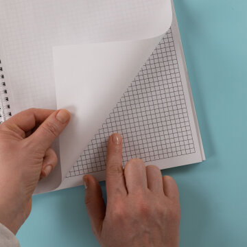 Тетради с шаблоном и карманами от Hatber: ну просто королевский универсал! Тетради с шаблоном и карманами от Hatber: ну просто королевский универсал!