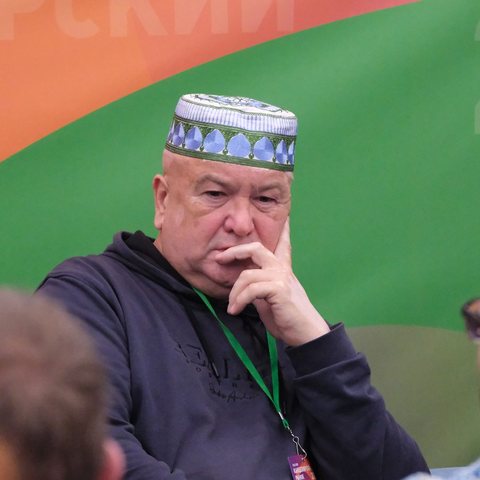 «Время, когда только ленивый не торговал канцтоварами, уходит»